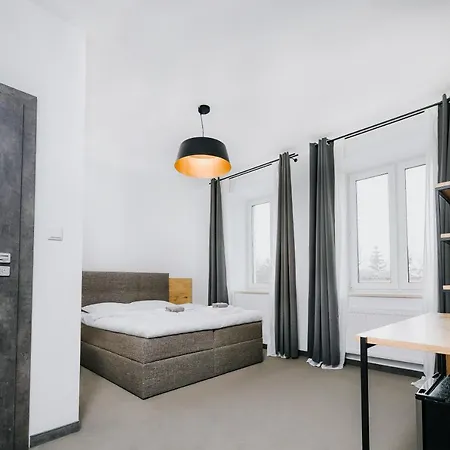 Obiekt Noclegowy Ocelot Ii * Pruszków