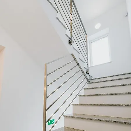 Obiekt Noclegowy Ocelot Ii Homestay Pruszkow