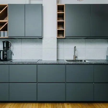 Obiekt Noclegowy Ocelot Ii * Pruszków