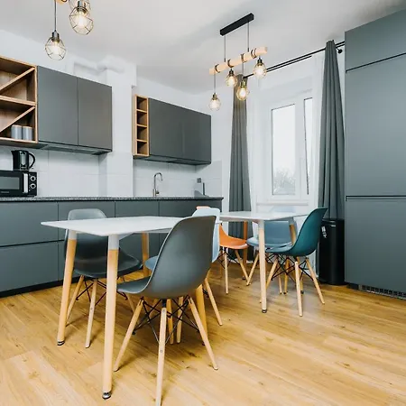 Obiekt Noclegowy Ocelot Ii Pruszkow